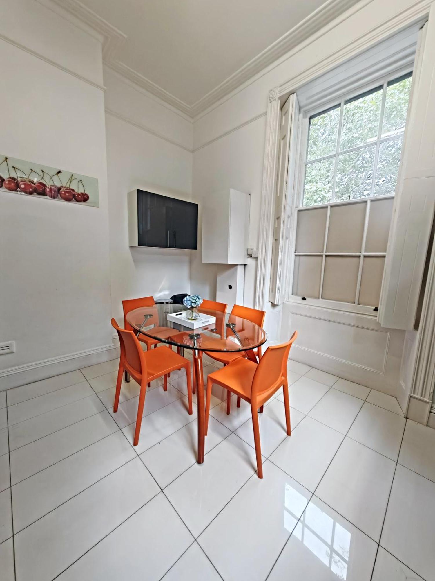Larger Groups Close To Excel Canarywharf 02 With Parking Appartement Londres